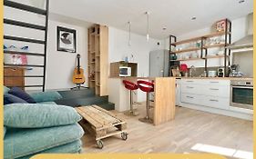 APPARTEMENT SUR LE PORT - Duplex Cosy&Moderne Face au Port - Wifi Gratuite - Parfaitement Équipé
